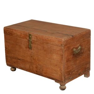 Grinnell Primitive Reclaimed Wood Storage Coffee Table Chest