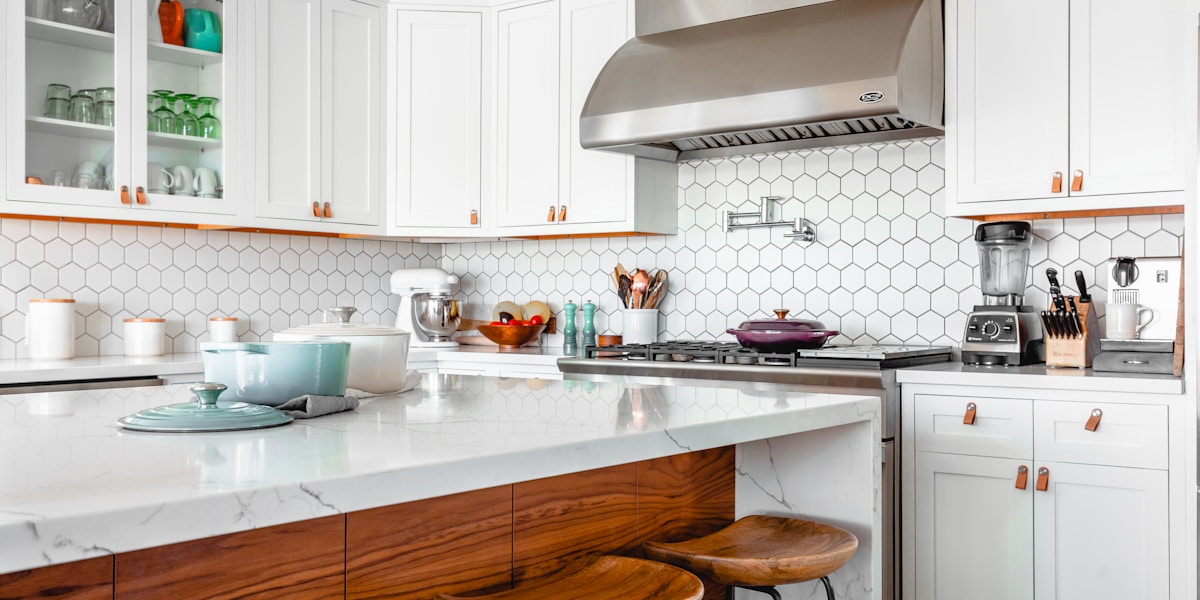 Monochromatic room painted in single rich color