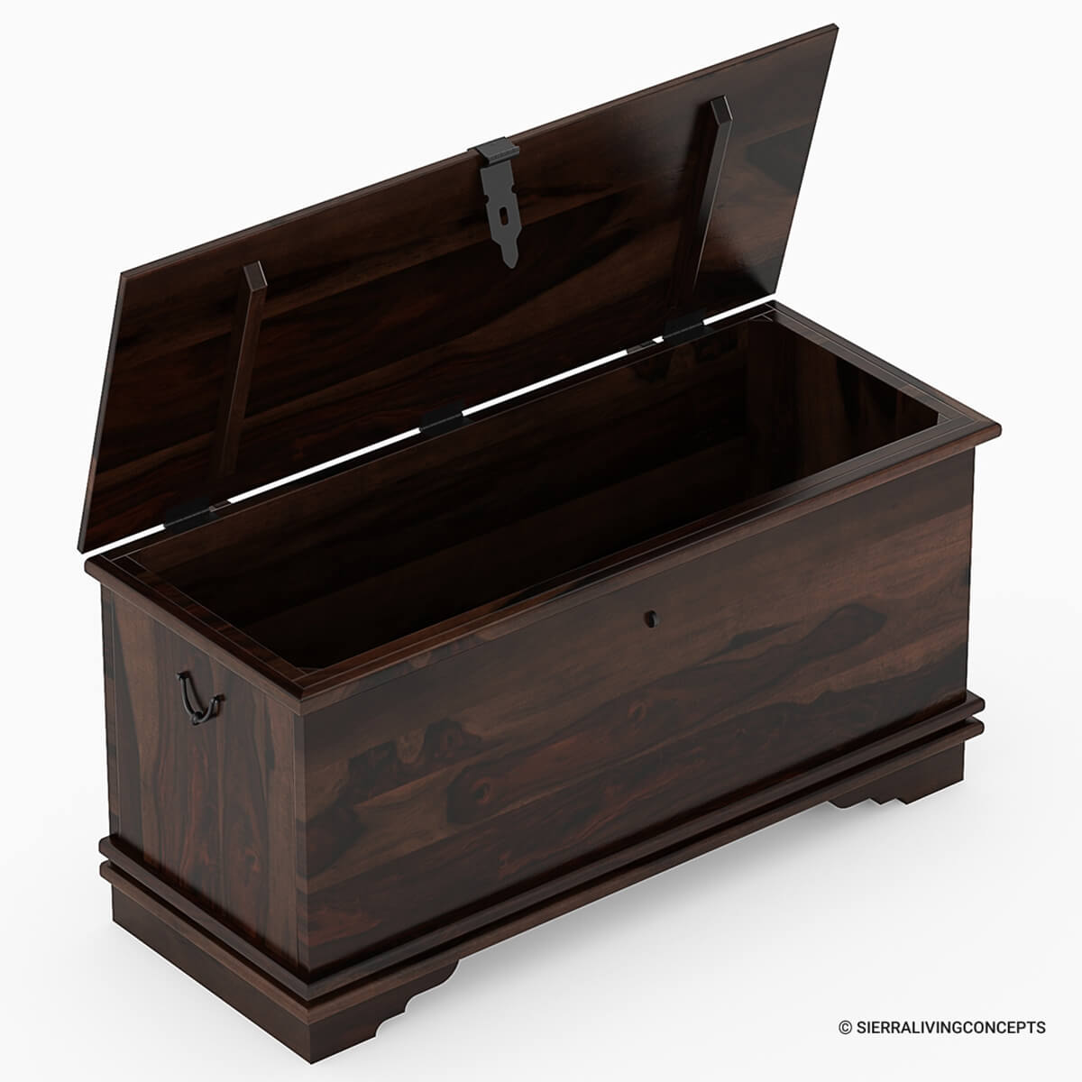 https://www.sierralivingconcepts.com/images/thumbs/0394404_hartsville-modern-pioneer-solid-wood-48-bedroom-trunk.jpeg